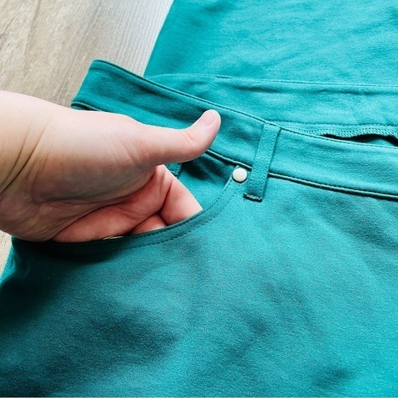 Torrid Green Stretch Ankle Pant Size 24 Short - Picture 2 of 9